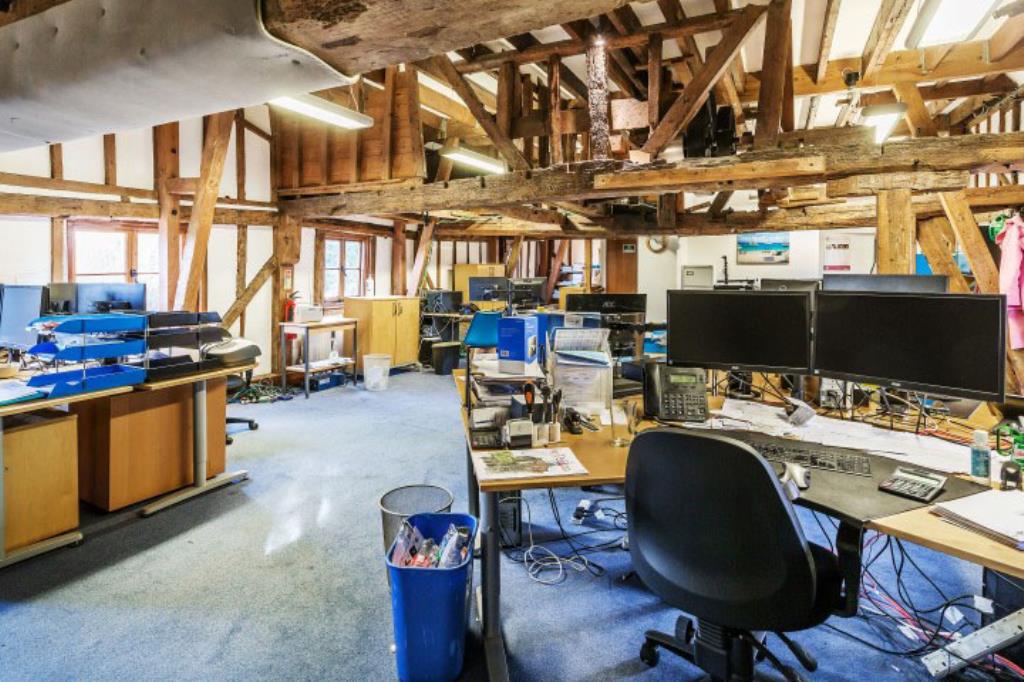 Lot: 44 - FORMER WATER MILL CURRENTLY USED AS OPEN PLAN OFFICE WITH PLANNING FOR RESIDENTIAL CONVERSION - Office